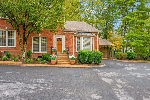 2822 22nd Ave S, Nashville, TN 37215 | Realtor.com®