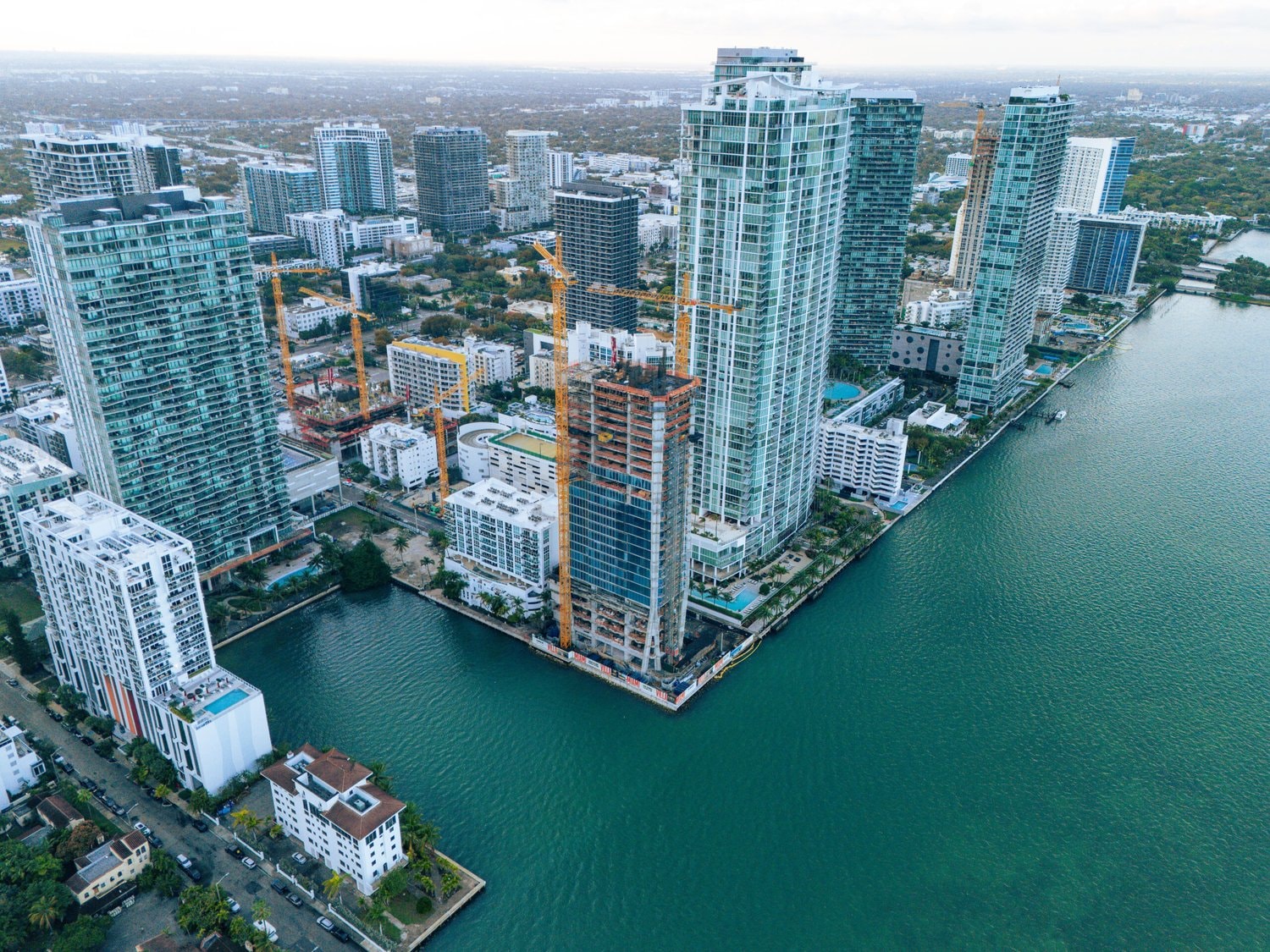 Aerial Views Show Villa Miami's Superstructure Reaching Halfway Mark In Edgewater - Florida YIMBY