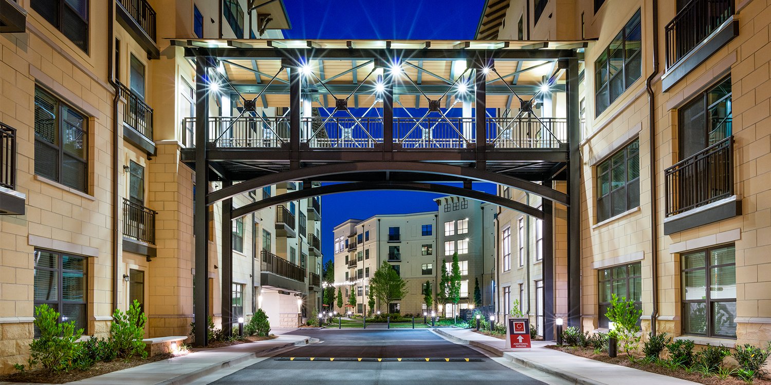 Pedestrian bridge over the motor court at Blaine Buckhead West (fka Solis Downwood)