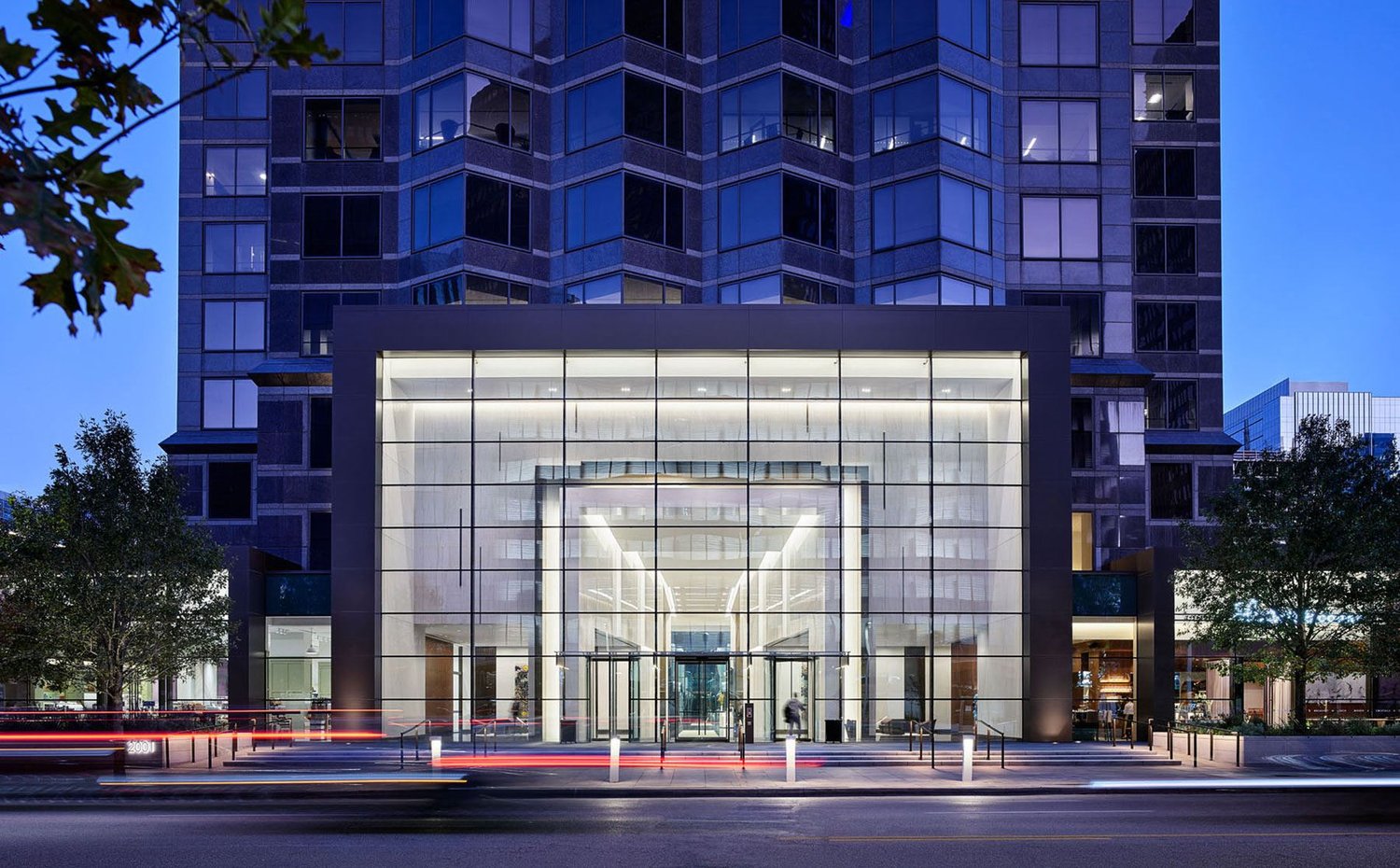 The new glass-enclosed lobby at Trammell Crow Center, part of HOK's redevelopment