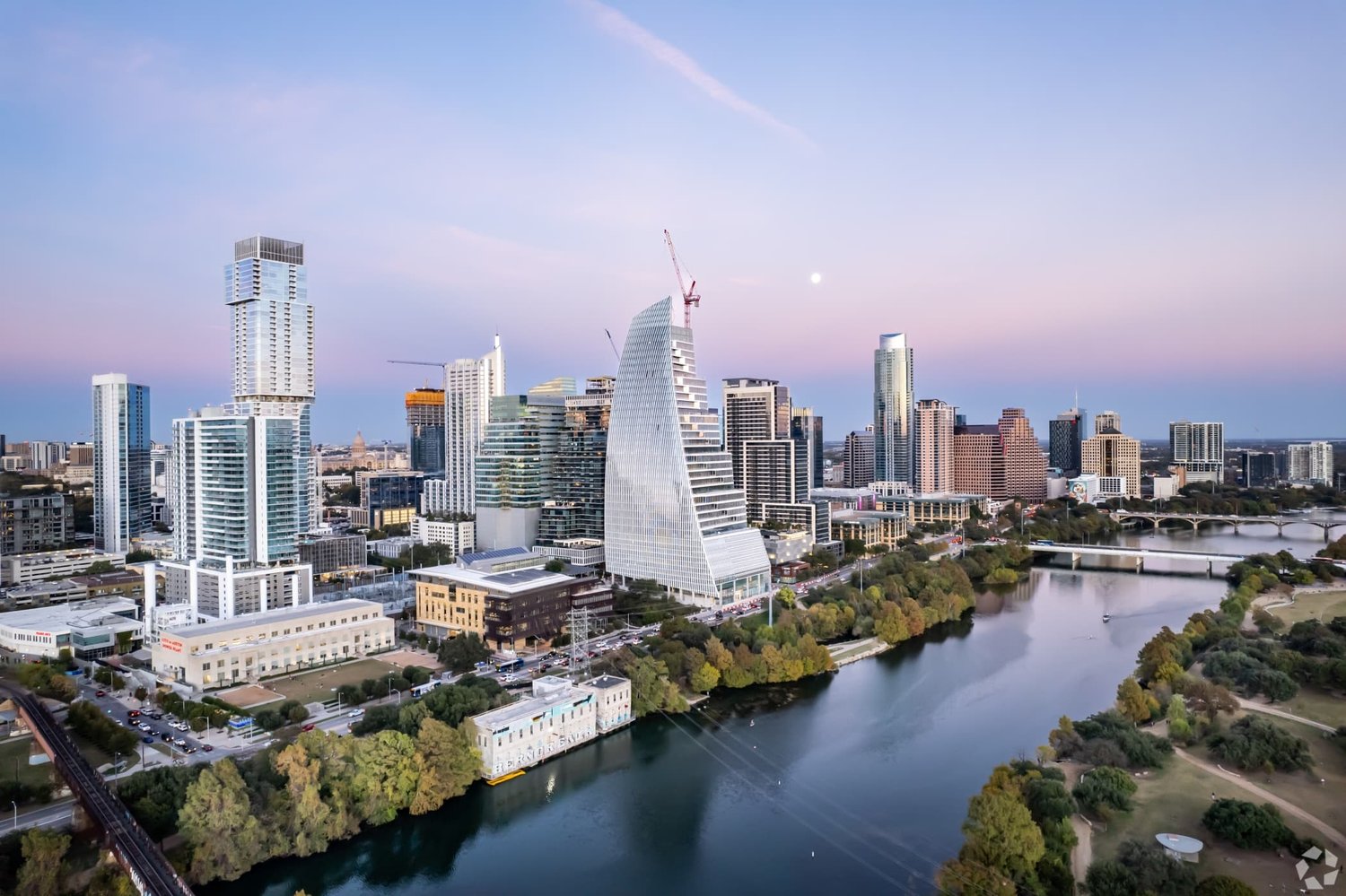 News | New Curved Office Tower Leased by Google Sails Into ...