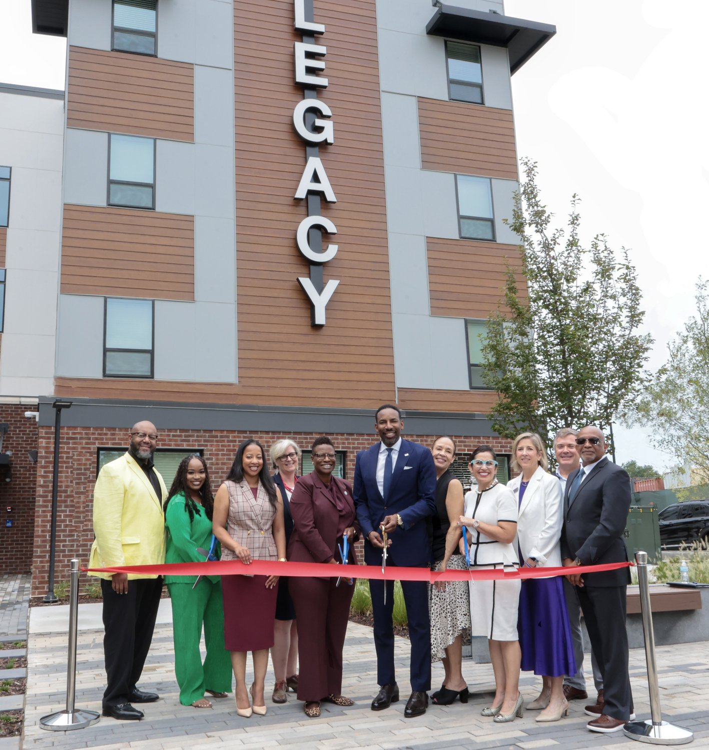 Pennrose, Atlanta Housing, Hunt Companies and partners celebrate the grand opening of Legacy at Herndon Square