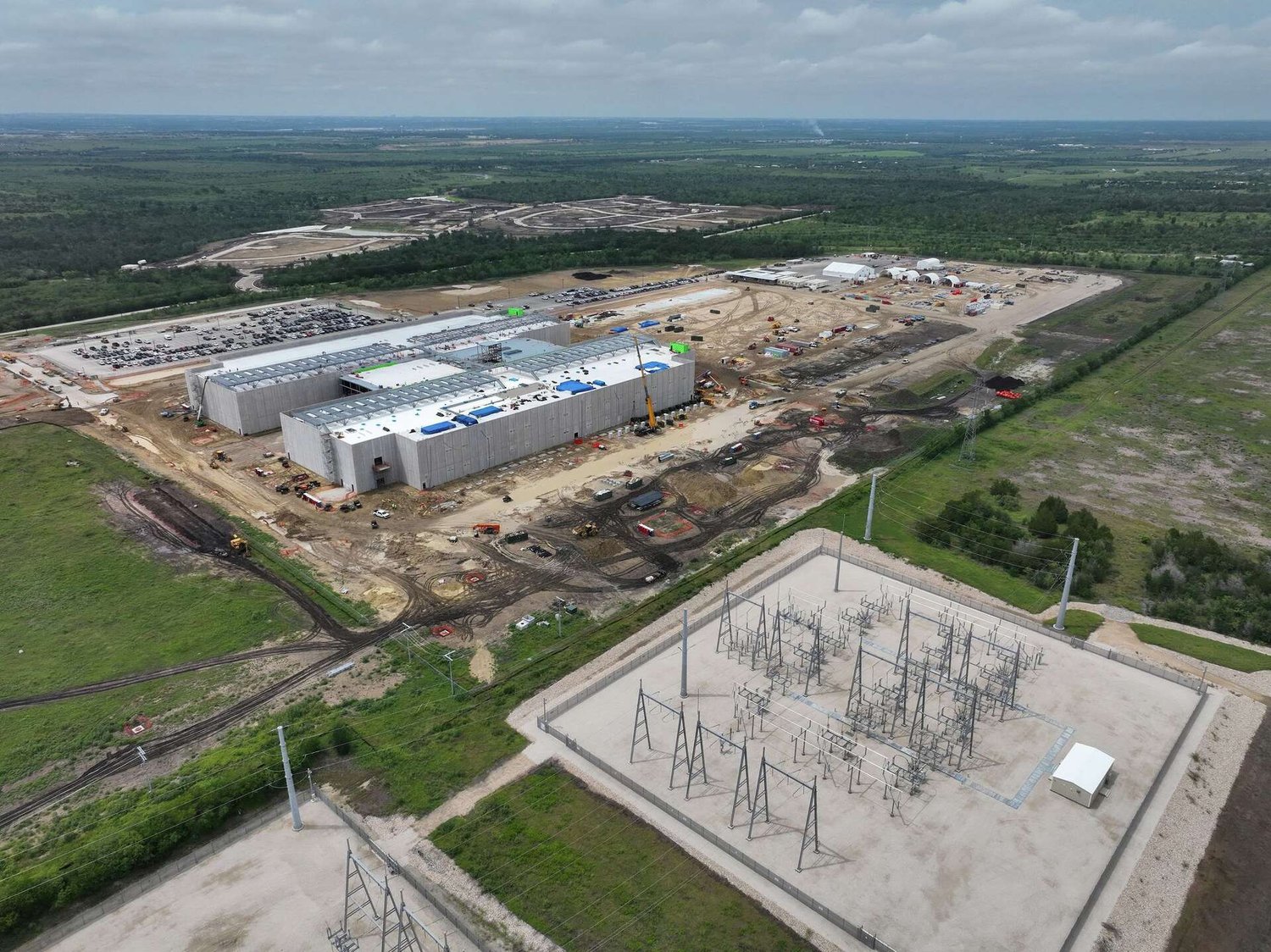 Aerial view of the EdgeConneX Cedar Creek campus and its on-site electrical substation